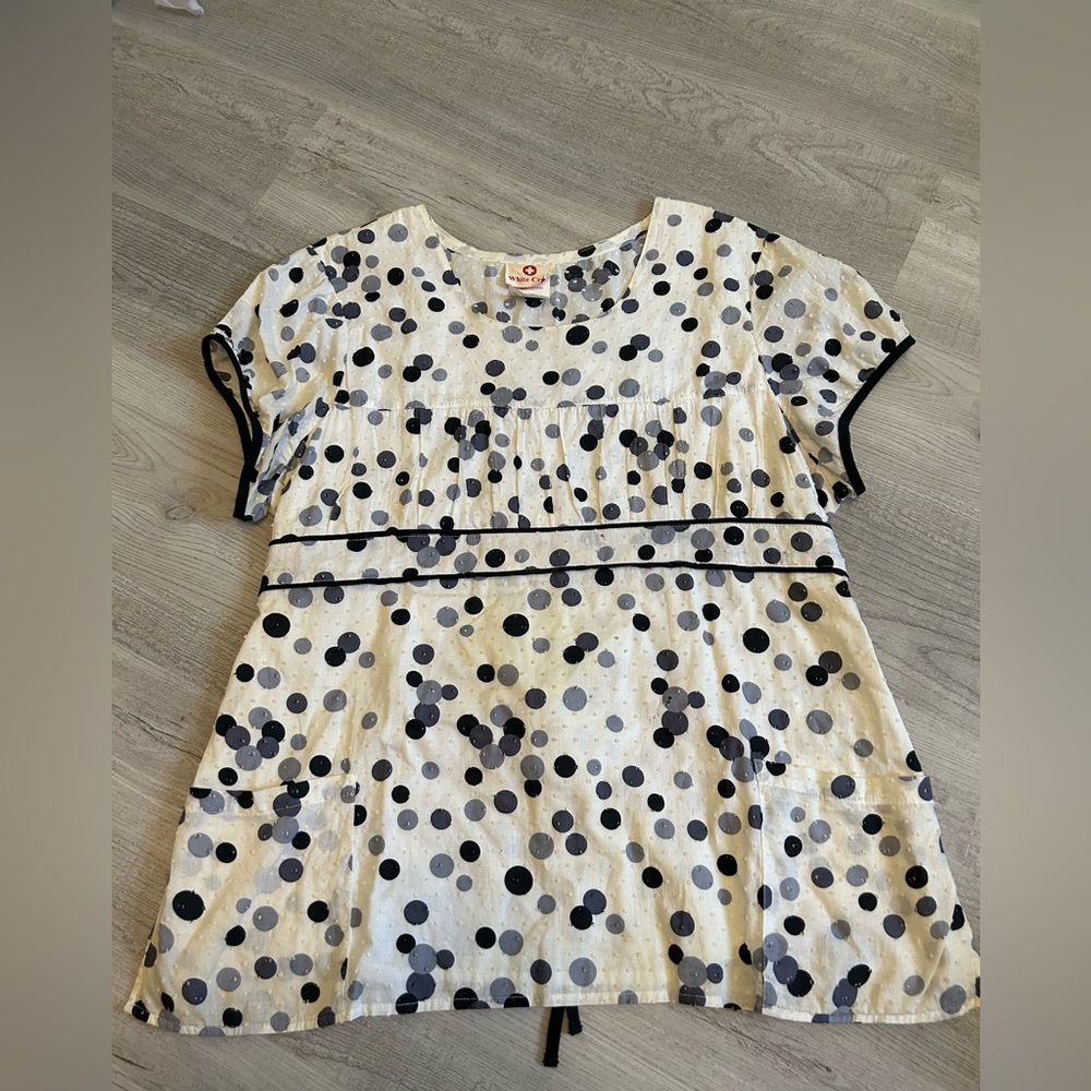 Women’s scrub top